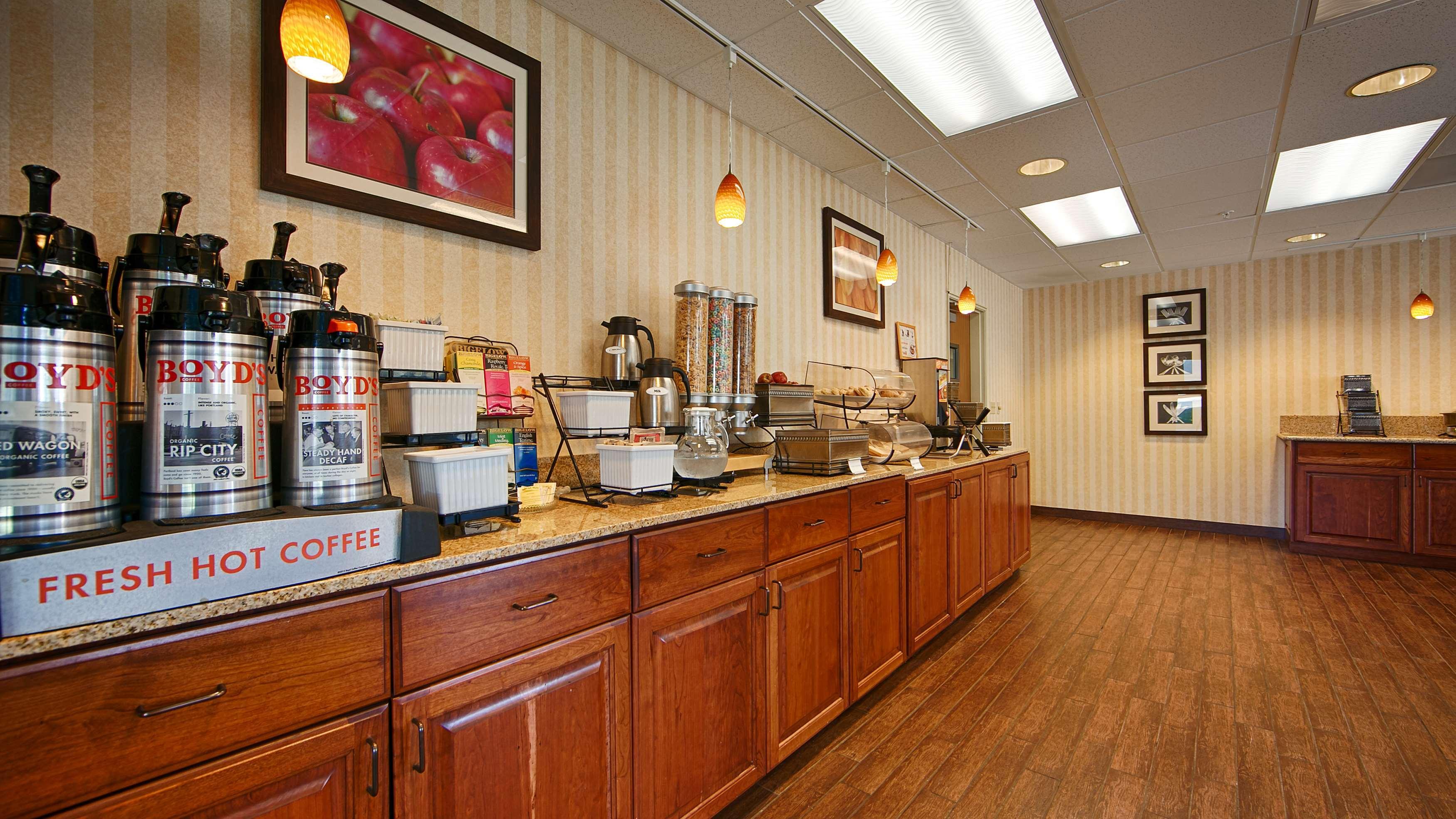 Best Western Plus Rama Inn & Suites Ла Гранде Екстериор снимка